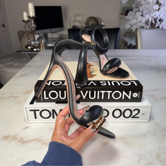 New Gianvito Rossi Womens 40 BIJOUX 105 Black Leather Sandals $995 - Picture 3 of 13